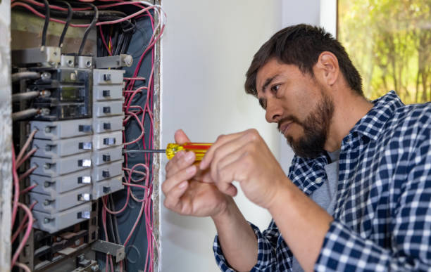 Best Affordable Emergency Electrician  in George West, TX